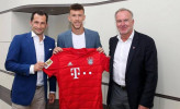 拜仁慕尼黑和30岁的克罗地亚国脚伊万·佩里西奇正式签约