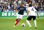 法国队在主场以2-1的比分逆转击败摩尔多瓦。半场休息时双方1-1战成平局